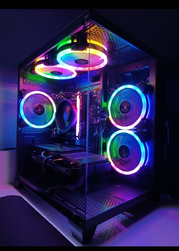 RYZEN 5 5500 İŞLEMCİ  16 GB 3200MHZ DDR4 RGB RAM 512 GB M.2 SSD  AMD RX6600 CHALLENGER 8 GB EKRAN KARTI   GİGABYTE A520M K ANAKART  750W CORSAİR PSU RGB AKVARYUM KASA