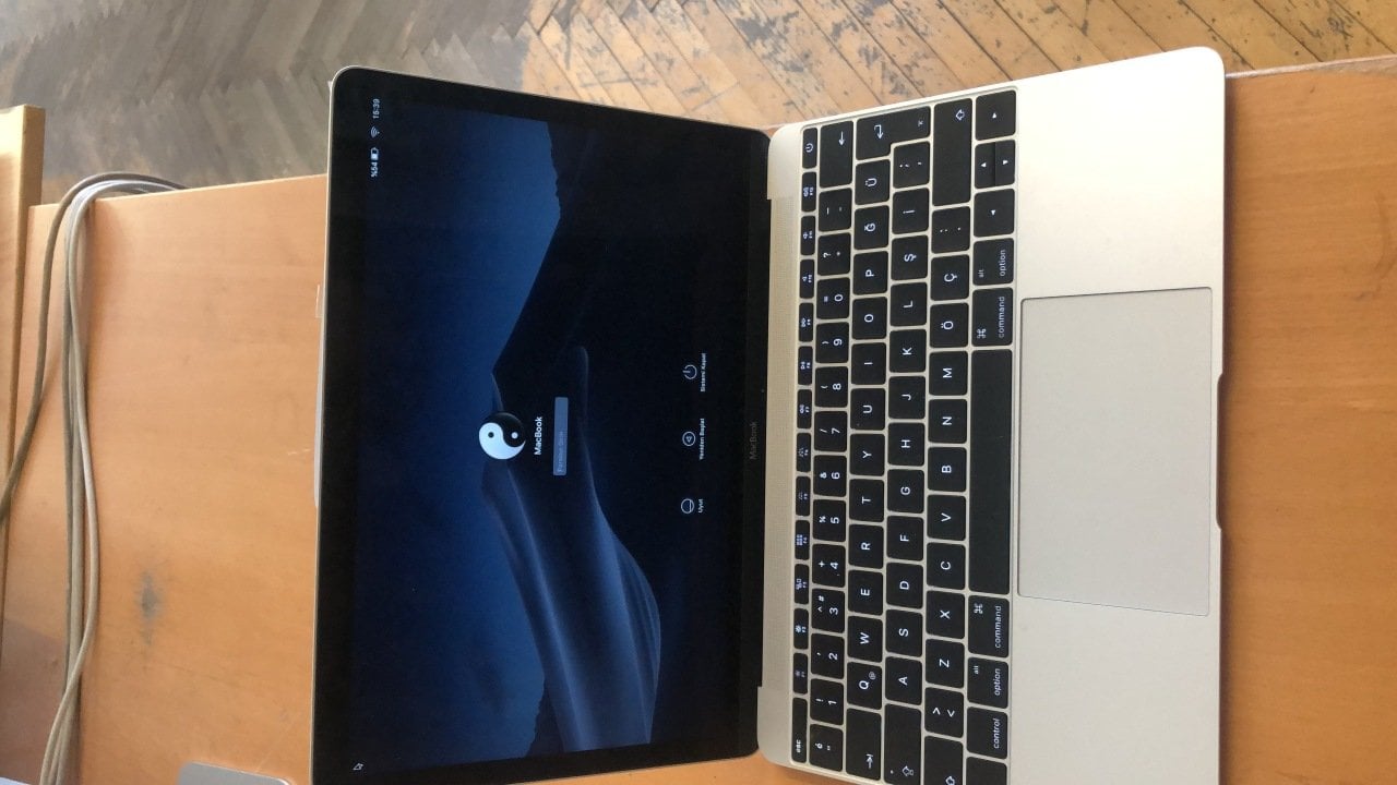 2.el 2017 MacBook Retina 12''Ekran Gold Pembe intel 1.3Ghz Core i5 Cpu 8Gb Ram 500Gb Ssd Flash 1536Mb intel Hd Graphics  615 Ekran Kartı Q Türkçe klavye pil 96 devir Model A1534