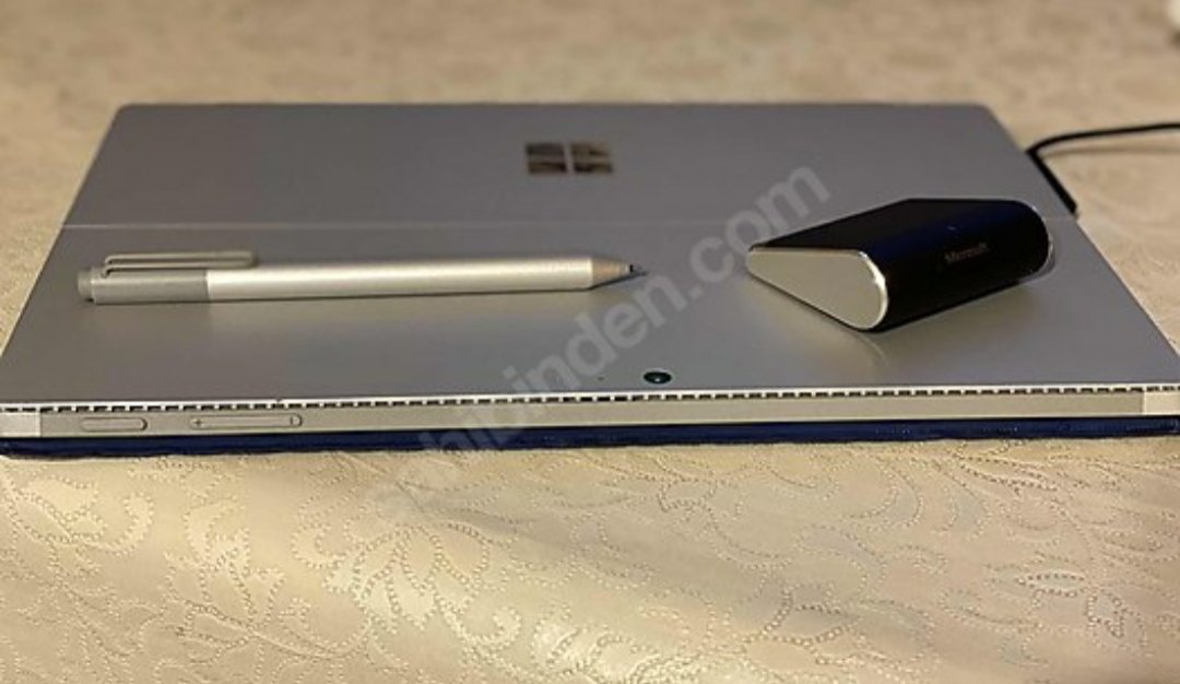 Surface Pro 512 gb hdd 16 gb ram i7 işlemci  Türkiyede başka yok. Klasik surface pro 4 titremesi mevcut kalemi klavyesi ve mouse si dahil hepsi satılık özel çantası ile birlikte verilecektir. Takas macbook larla olur.