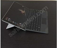 Surface 3 128 GB Özellikleri:  10.8 inch Full HD ekran  İşlemci: Intel(R) Atom(TM) x7-Z8700 CPU @ 1.60GHz, 1601 Mhz, 4 Çekirdek, 4 Mantıksal İşlemci, 4 GB RAM  Windows 10 Home Edition yüklü