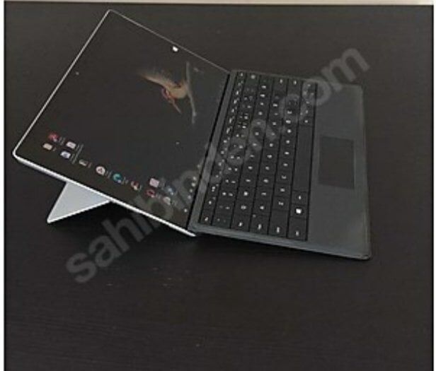 Surface 3 128 GB Özellikleri:  10.8 inch Full HD ekran  İşlemci: Intel(R) Atom(TM) x7-Z8700 CPU @ 1.60GHz, 1601 Mhz, 4 Çekirdek, 4 Mantıksal İşlemci, 4 GB RAM  Windows 10 Home Edition yüklü