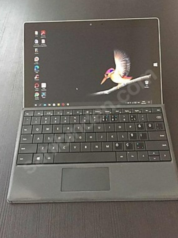 Surface 3 128 GB Özellikleri:  10.8 inch Full HD ekran  İşlemci: Intel(R) Atom(TM) x7-Z8700 CPU @ 1.60GHz, 1601 Mhz, 4 Çekirdek, 4 Mantıksal İşlemci, 4 GB RAM  Windows 10 Home Edition yüklü
