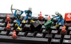 Tamir ve servis > Apple Retina RETINA Macbook Pro 15'' Ekran model MC975 - MC976 - ME655 - ME293 - ME294 anakart mainboard logic board sıvı teması tamiri entegre değişimi Vga Ekran kartı tamiri Reballing Chipset Değişimi liquid touch