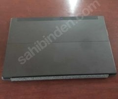 Microsoft Windows Surface RT Tablet 64gb Windows RT işletim sistemli 10.6 inç hem dokunmatik, hem klavye ile kullanılabilen tablet bilgisayar. İşyerim için aldım ancak ihtiyacım kalmadı. Cihazda hiç bir şekilde çizik, arıza vs bulunmamaktadır. Fotoğraflar