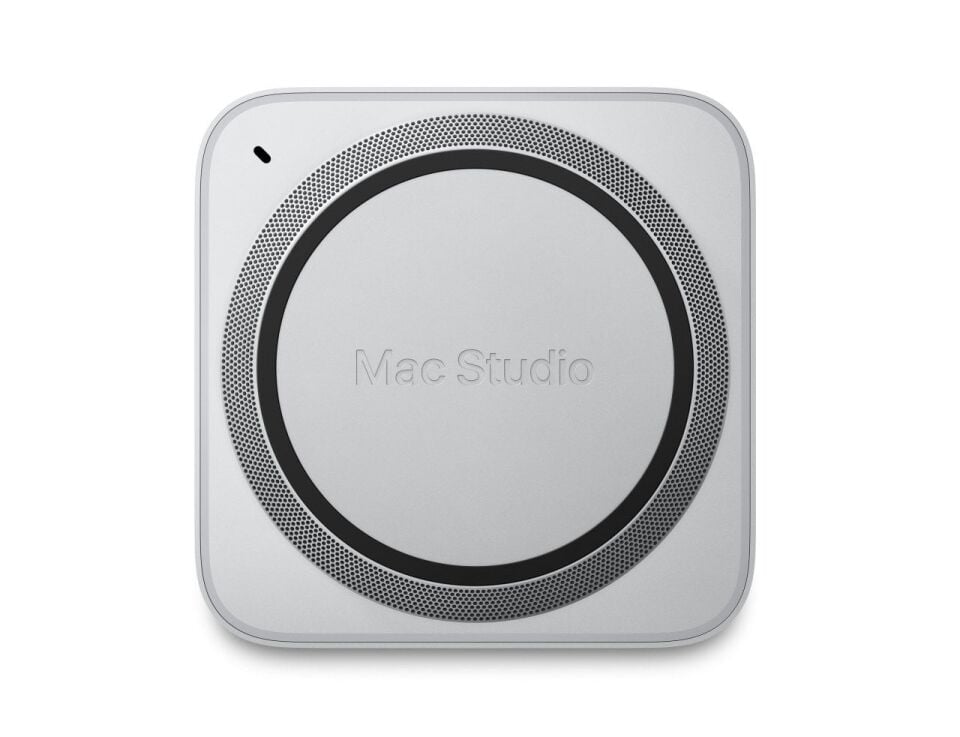Mac Studio  20 çekirdekli CPU’ya, 64 çekirdekli GPU’ya ve 32 çekirdekli Neural Engine’a sahip Apple M1 Ultra çip 128 GB birleşik bellek 1 TB SSD depolama Ön: İki adet Thunderbolt 4 bağlantı noktası, bir adet SDXC kart yuvası Arka: Dört adet Thunderbolt 4