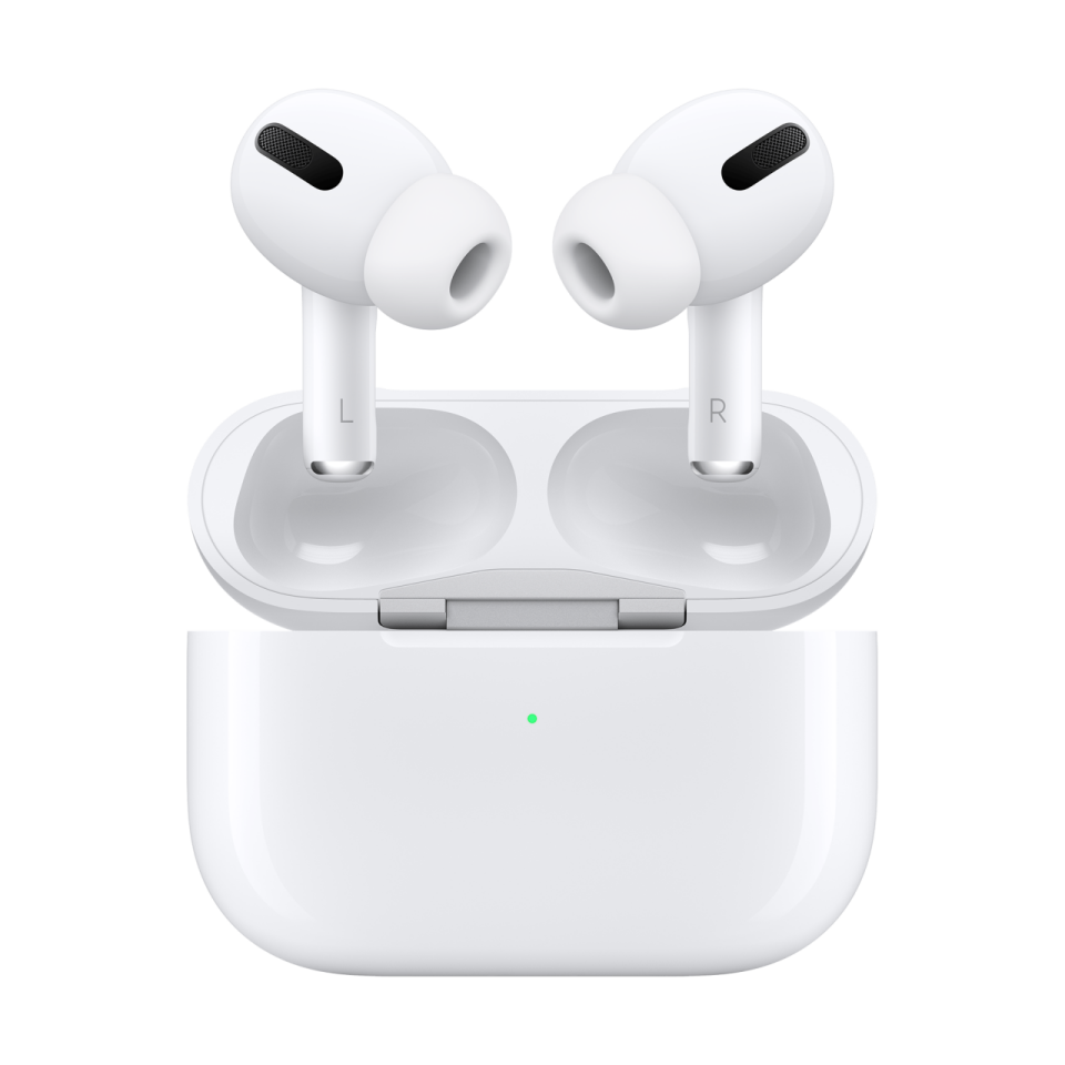 Büyüleyici bir ses deneyimi için Aktif Gürültü Engelleme.  Etrafınızda olup bitenlere kulak verebilmeniz için Şeffaf Mod.  Kişiye özel gün boyu kullanım rahatlığı.  AirPods Pro, kulaklarınıza inanamayacağınız kadar sihirli.