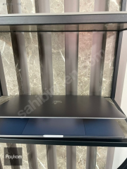 2. el  MacBook Pro (15-inch, 2017)  Touchbar , i7 2,8  4  cores,    16 Gb Ram,   256  gb   Flash Ssd, 2 gb  radeon pro 555,  pil devir:  600    Q  Türkçe  klavye,  Performance : 3381