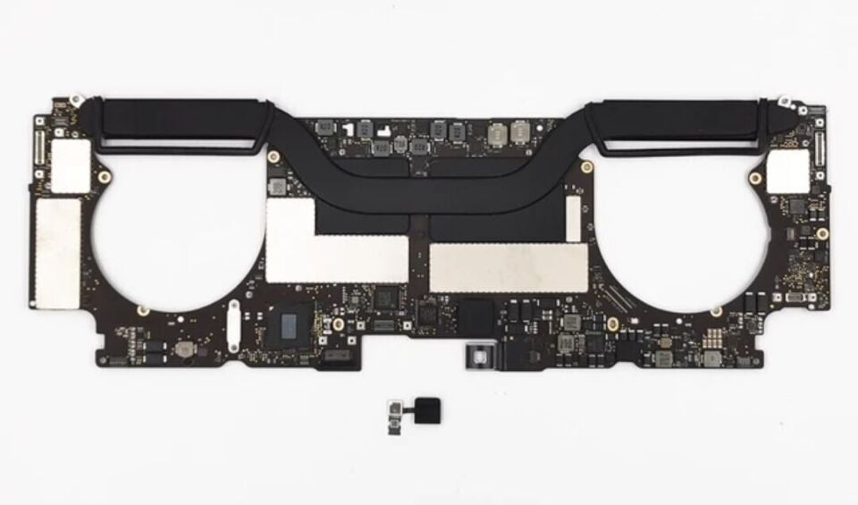 2.el MacBook Pro (15-inch, 2017) touchbar TOUCHBAR Space gray 7. nesil i7 2.8 ghz 4 cores 16 Gb Ram, 255 Gb Ssd flash , 2 Gb GDDR5 bellek Radeon Pro 555 Ekran Kartlı  anakart logic board mainboard Takip:8260