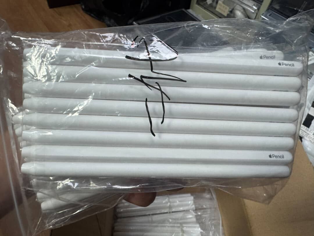 apple  ipad için pencil 1 ve pencil 2 için  pil değişimi    pil değişirken  dış  boruda değişmekrtedir