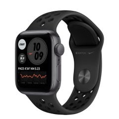 Apple Watch Nike Uzay Grisi ve gümüş rengi  40 mm Alüminyum Kasa ve Nike Spor Kordon  Hafif özellikteki alüminyum kasa, uzay endüstrisi standartlarında %100 geri dönüştürülmüş bir alaşımdan üretiliyor.  Nike Spor Kordon, dayanıklı ve yüksek performanslı f